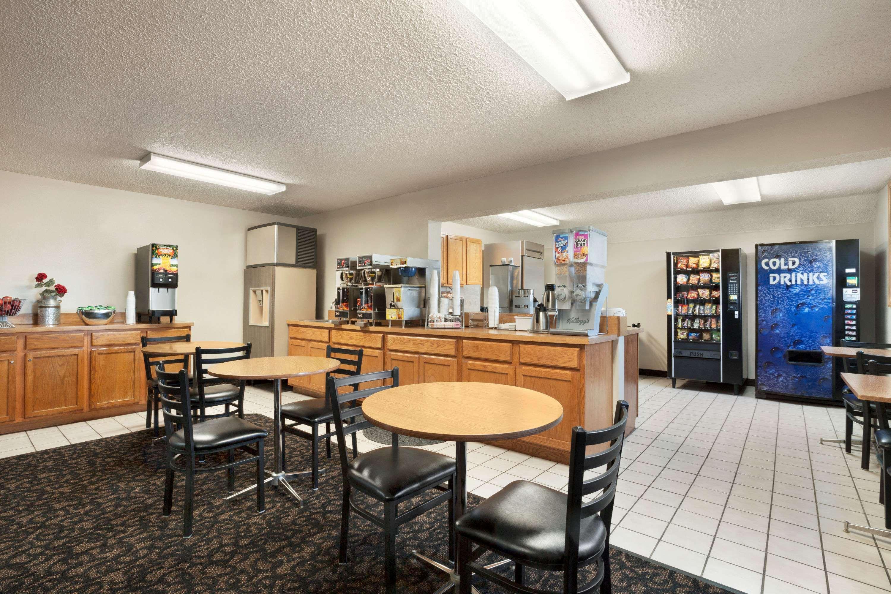 Hotel Super 8 By Wyndham Lincoln North Extérieur photo