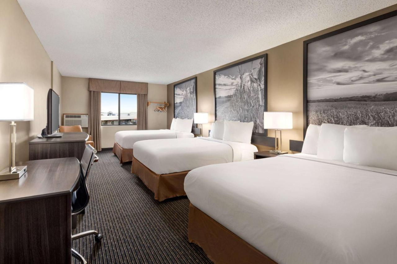 Hotel Super 8 By Wyndham Lincoln North Extérieur photo