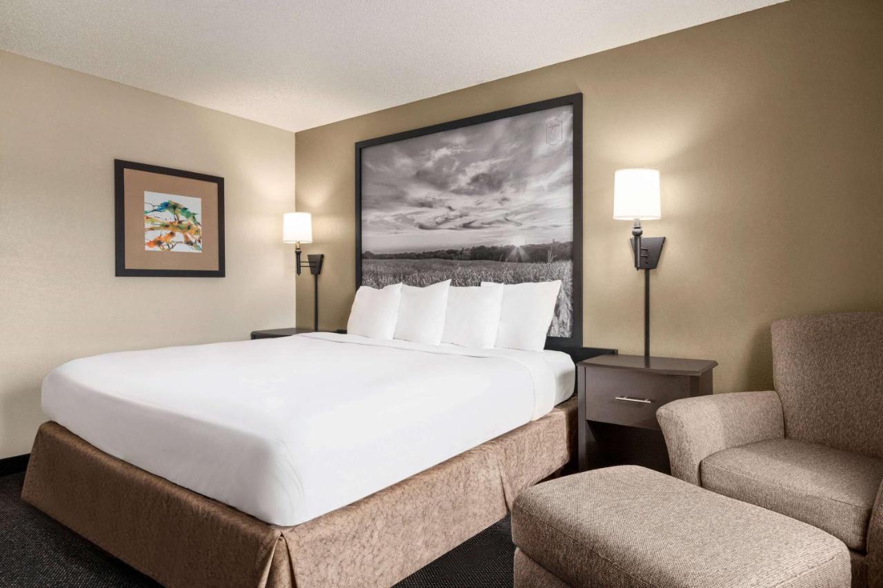 Hotel Super 8 By Wyndham Lincoln North Extérieur photo