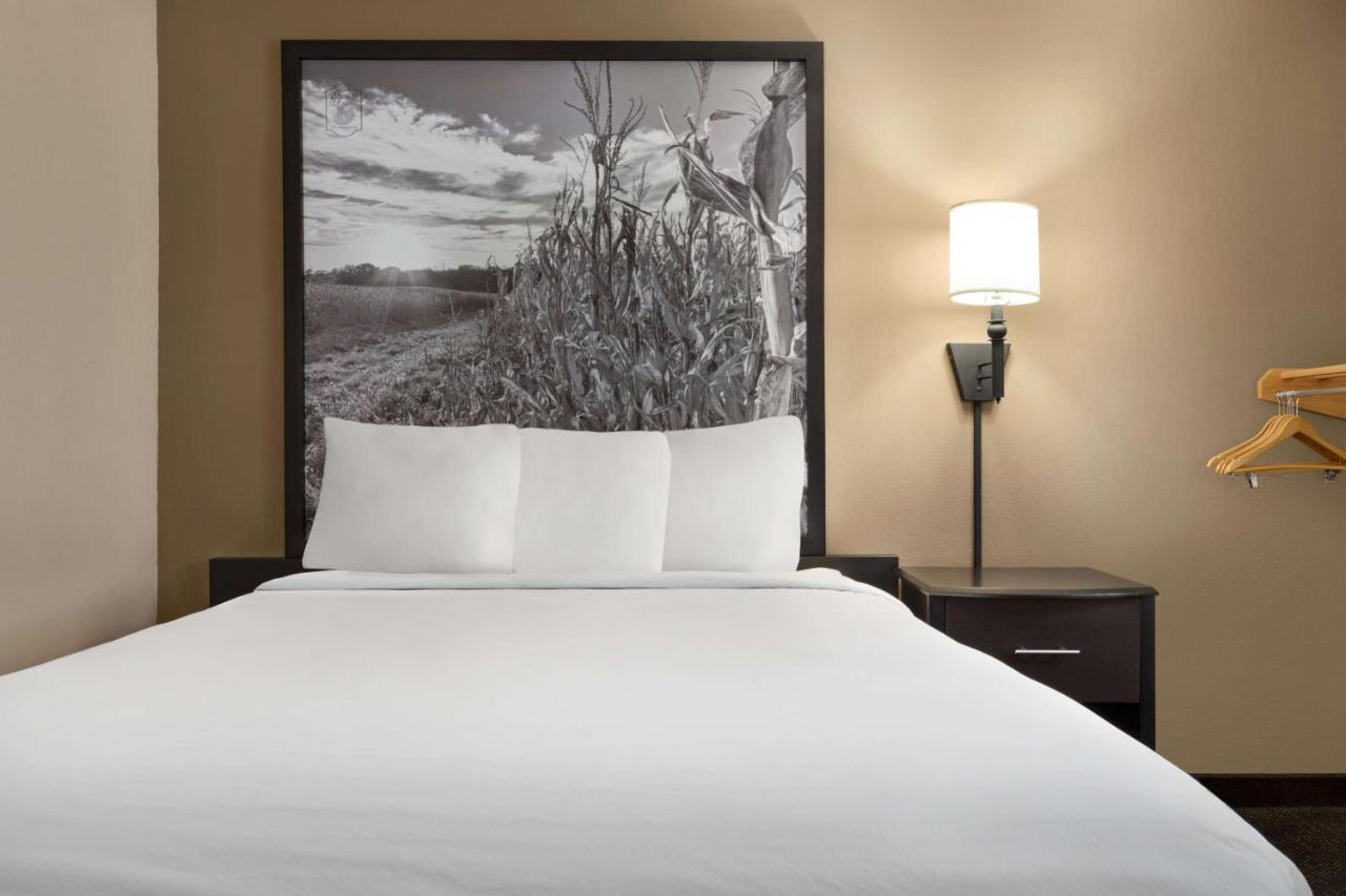 Hotel Super 8 By Wyndham Lincoln North Extérieur photo