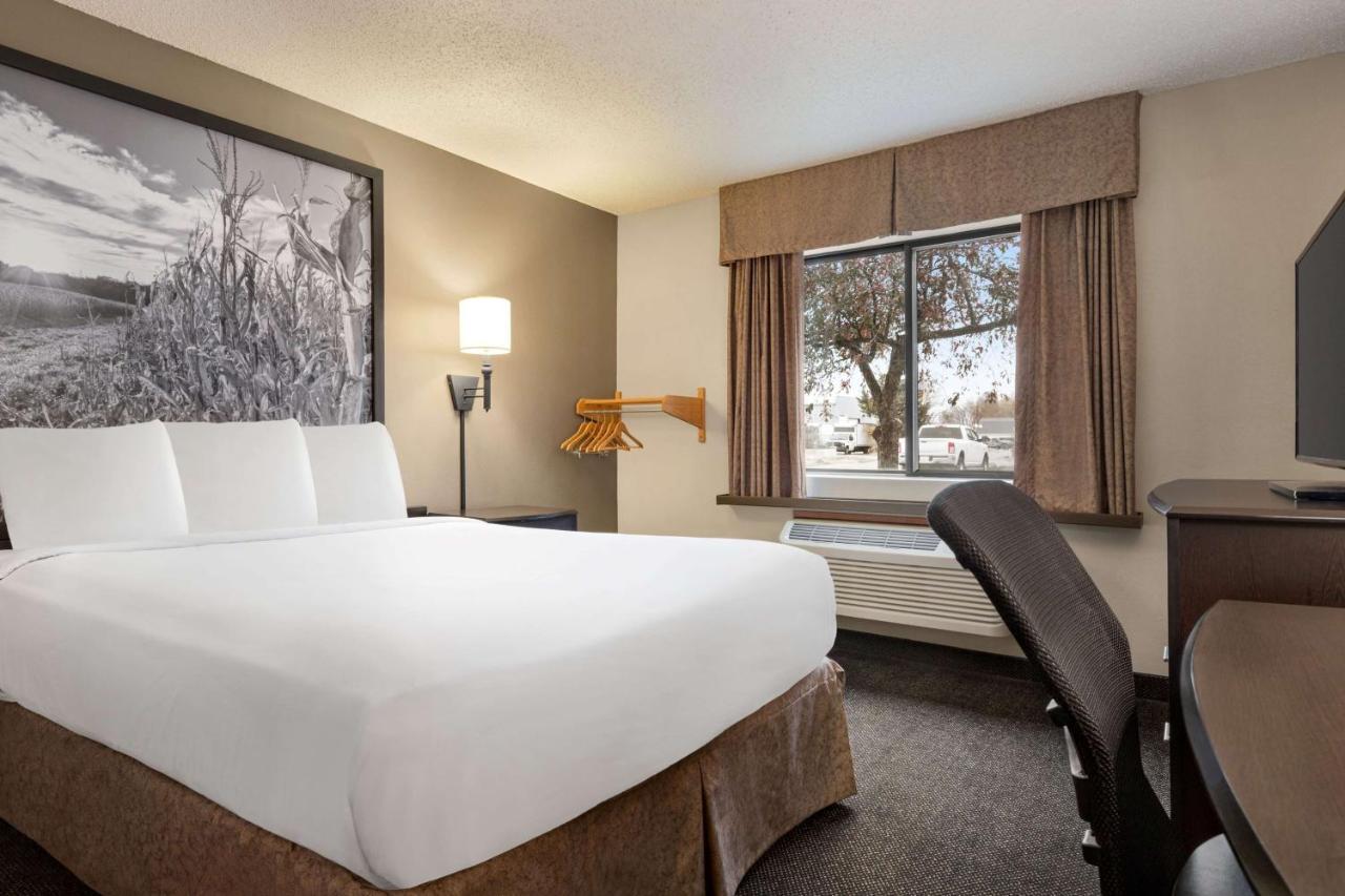 Hotel Super 8 By Wyndham Lincoln North Extérieur photo