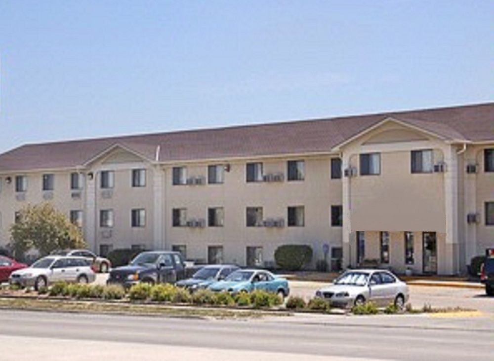 Hotel Super 8 By Wyndham Lincoln North Extérieur photo